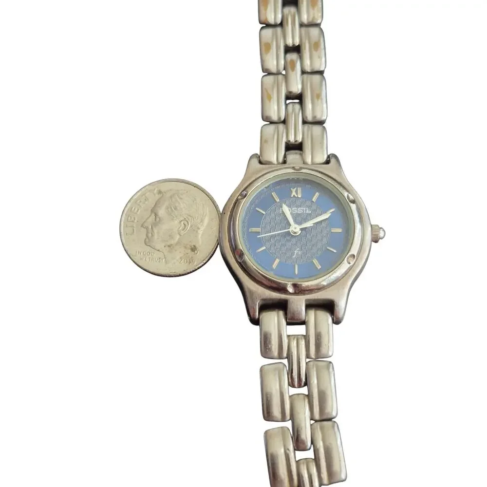 Fossil Ladies Great Blue dial and  Original Metal Band New battery Sharp Classic